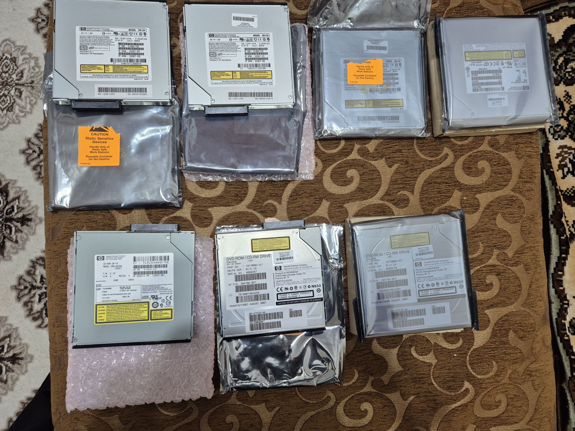 Продам компьютерный платый о тагже DVD ROM в упаковке.