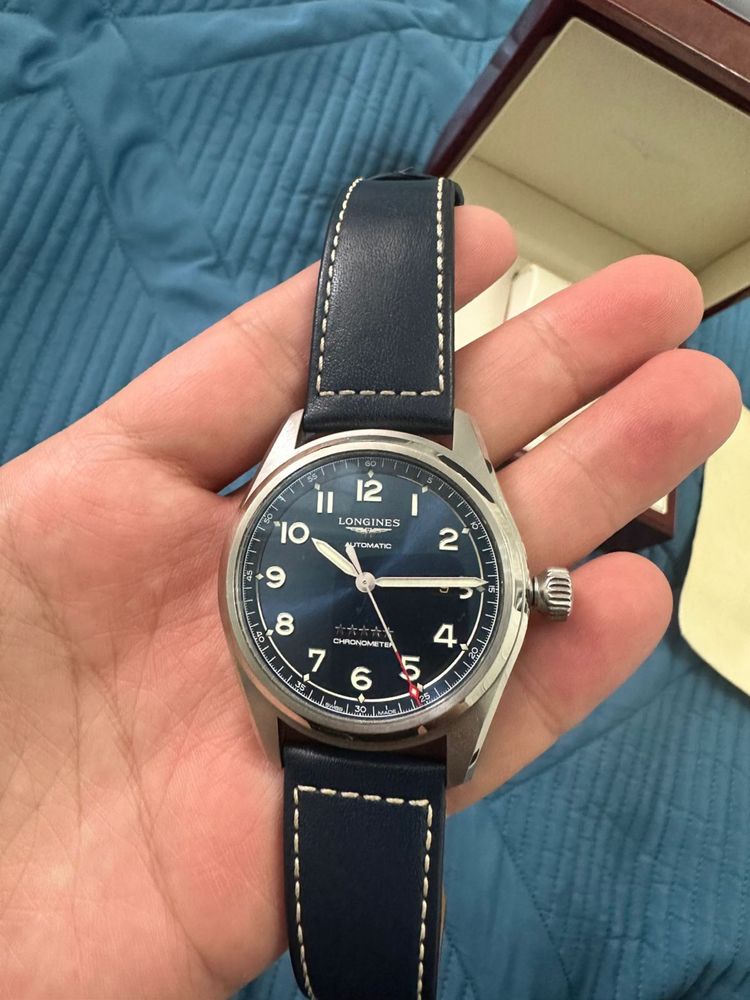 Продаю свои швейцарские часы бренда Longines