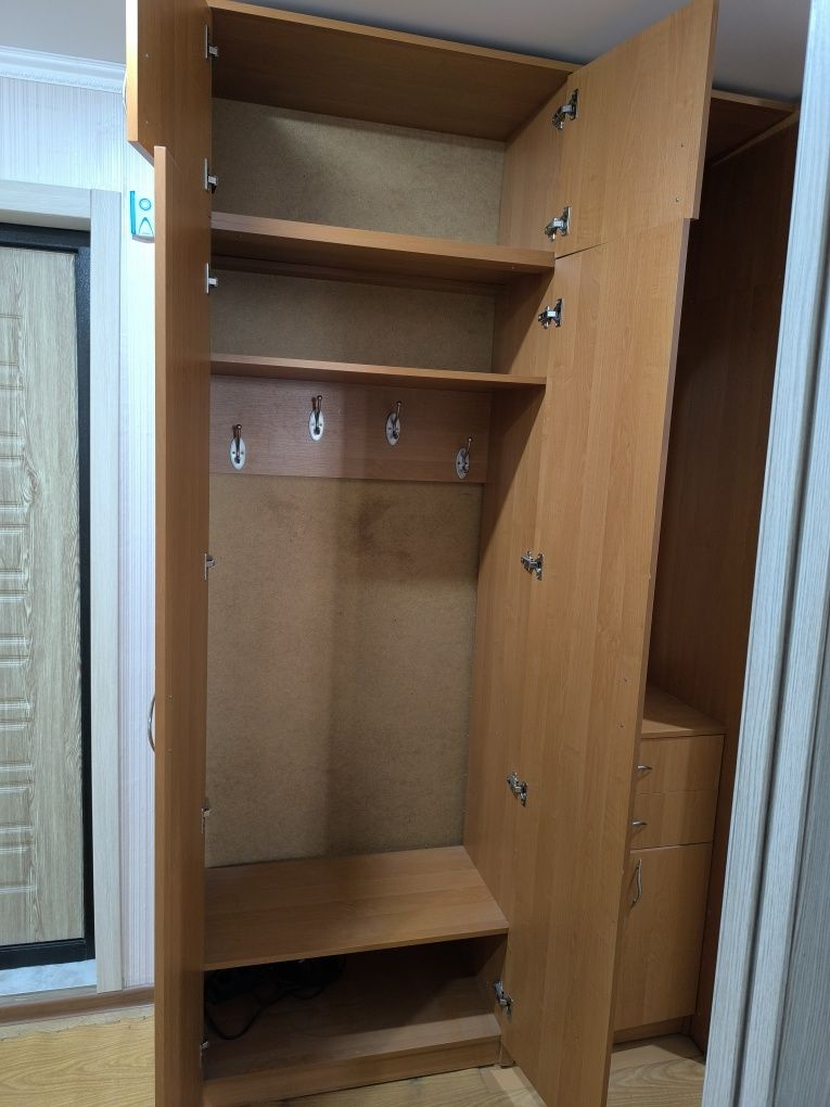 Продам шкаф проихожая