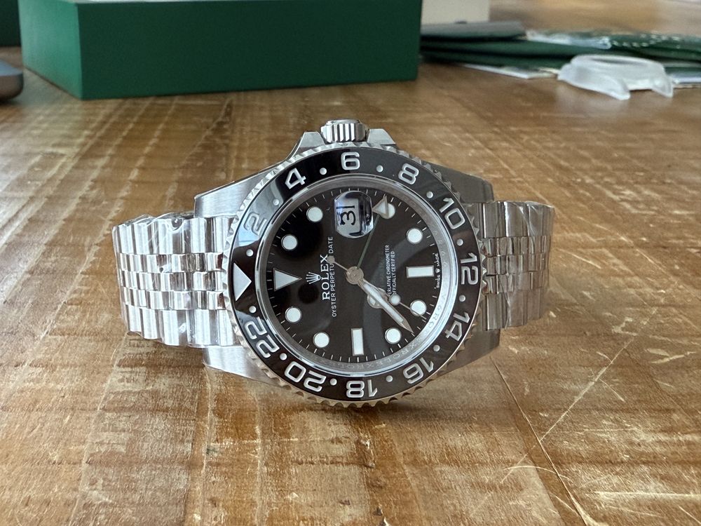 Часы Rolex GMT-Master II «Bruce Wayne»