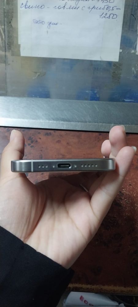 iPhone 15 Pro | 256 ГБ | Состояние отличное | Емкость батареи 90%