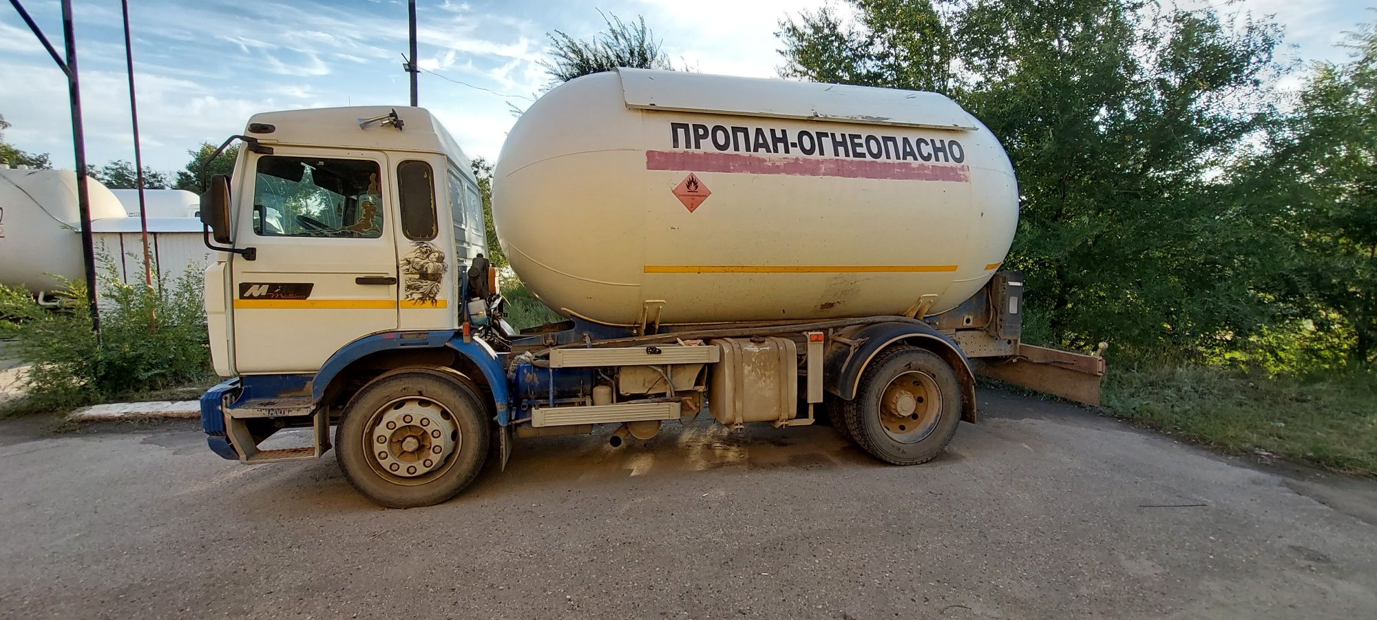 Рено М 210. Газовоз с насосом через редуктор
