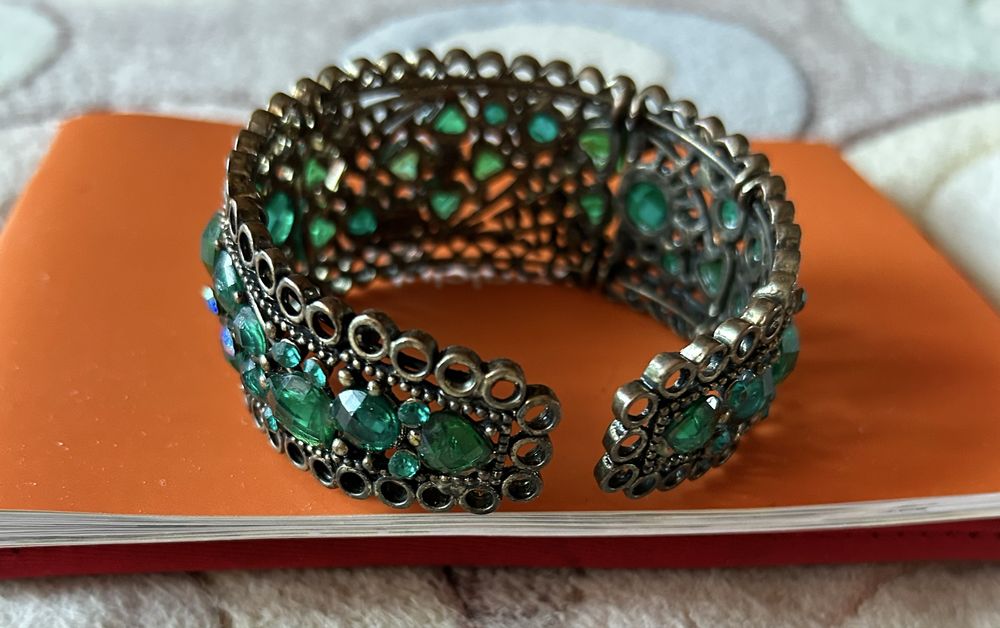 Продам винтажные клипсы, браслет, заколку, брошку