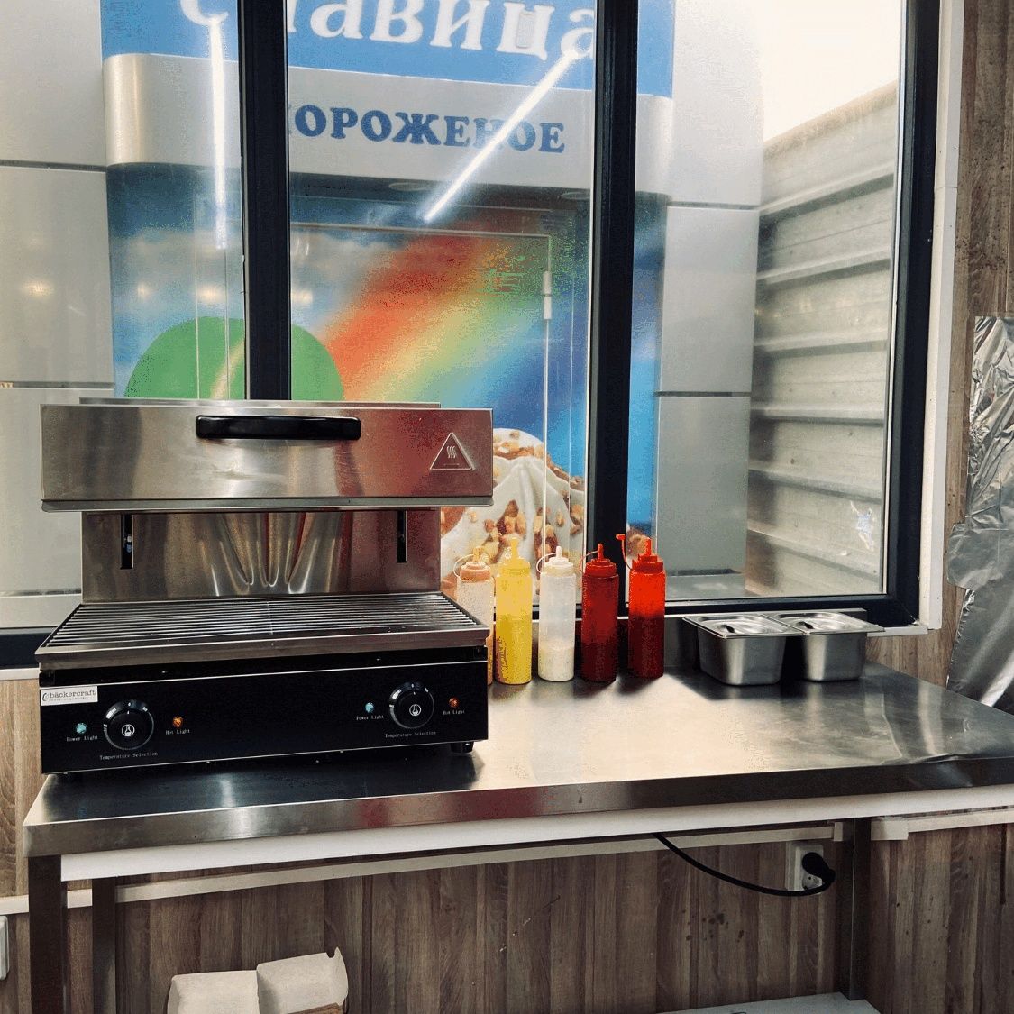 Продам готовую кухню под бизнес, гриль, термопод, морозильник