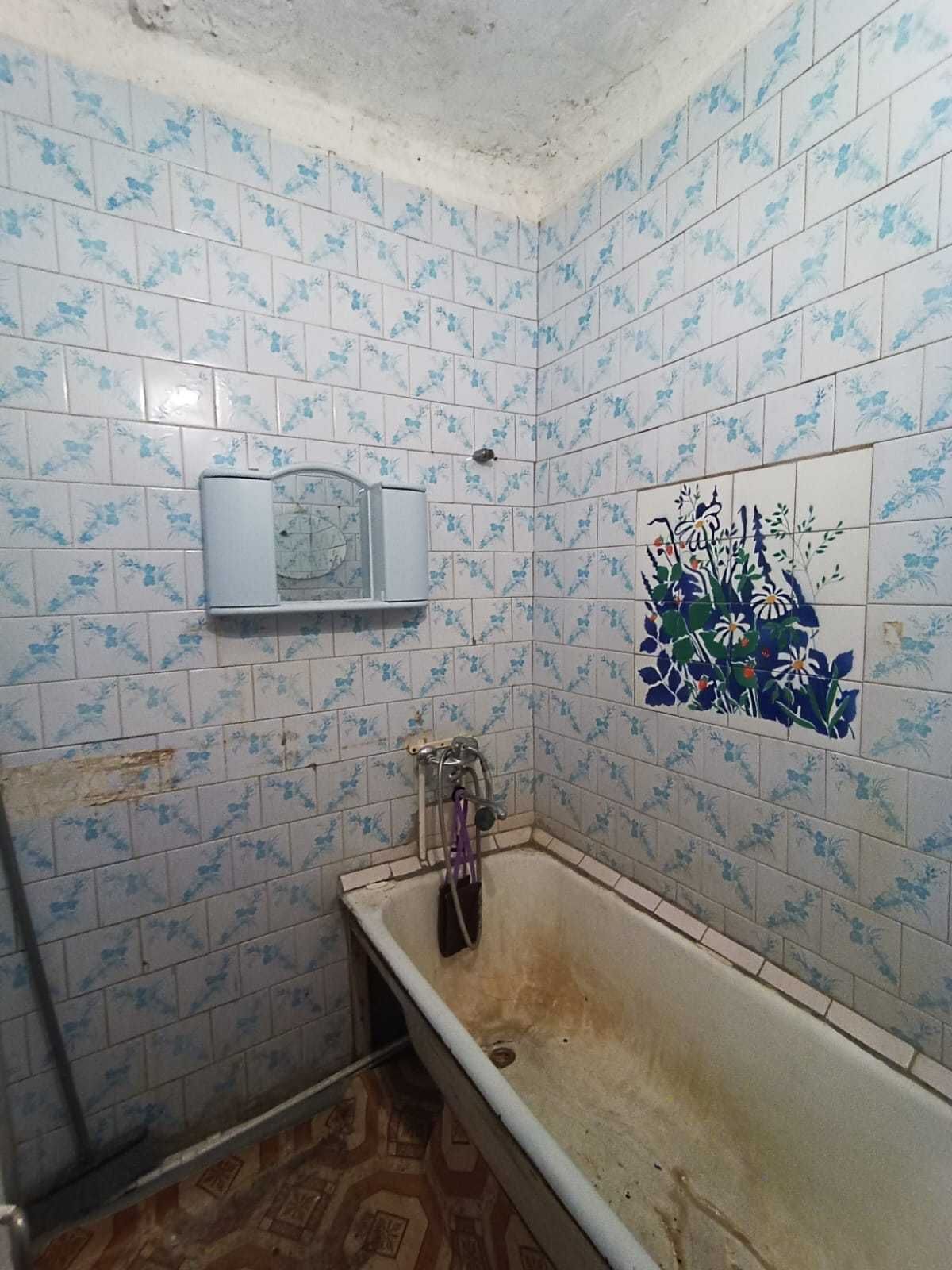 Продам НЕДОРОГО большую 3 к квартиру площадью 82 м.кв в р