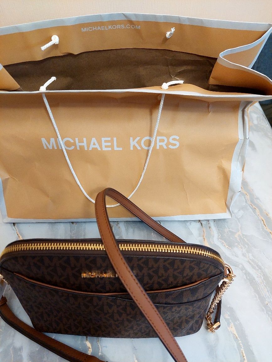 Сумка кросс-боди MICHAEL KORS (США).