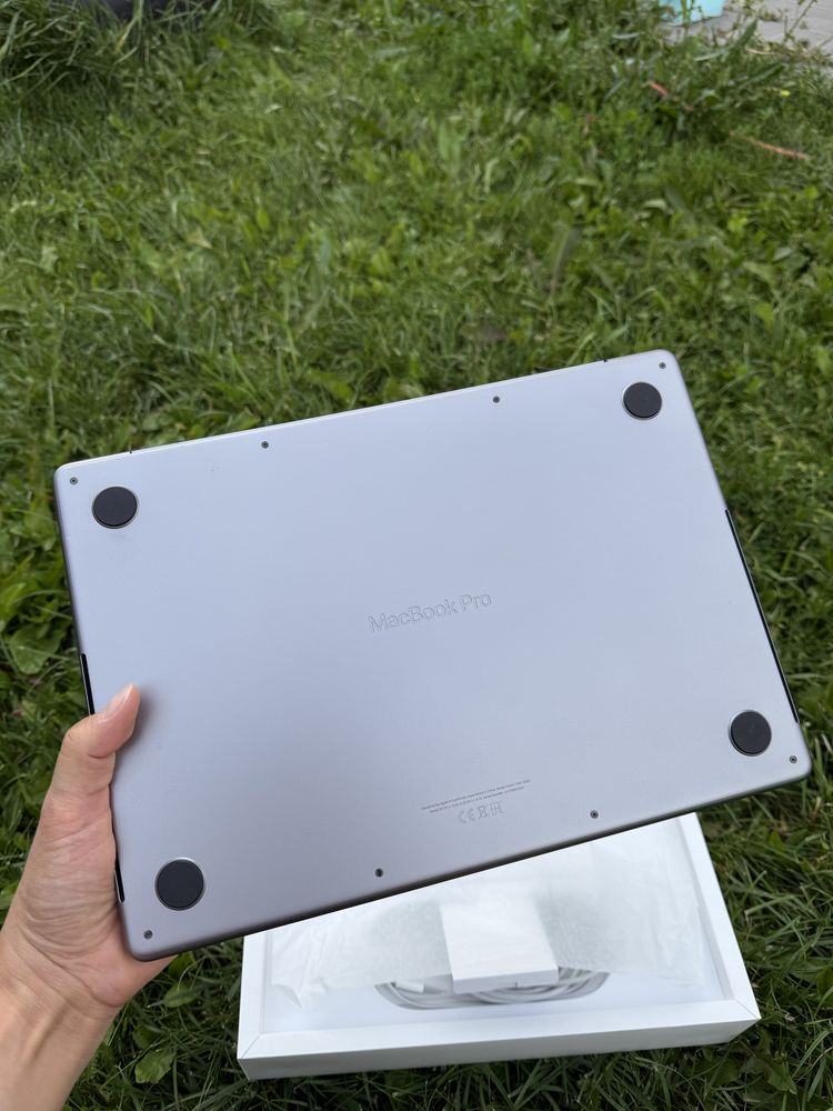 Apple MacBook Pro 14 чип M1 Pro 512gb