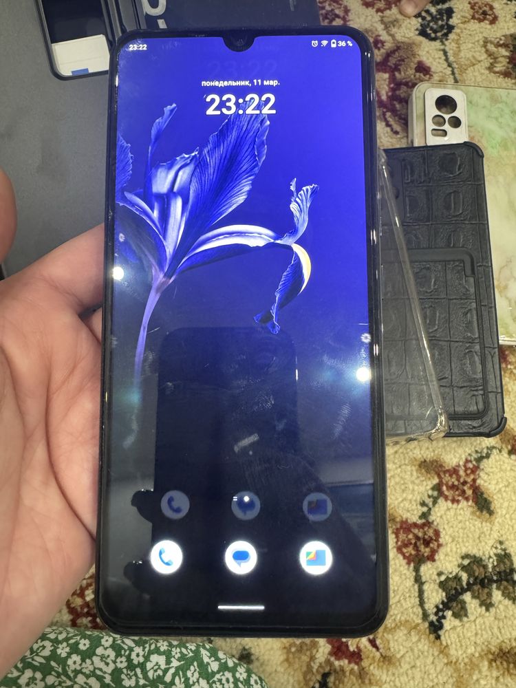 Продам смартфон Vivo V21e