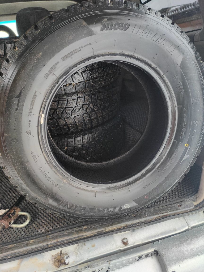 Комплект зимних шин 265/65 R17