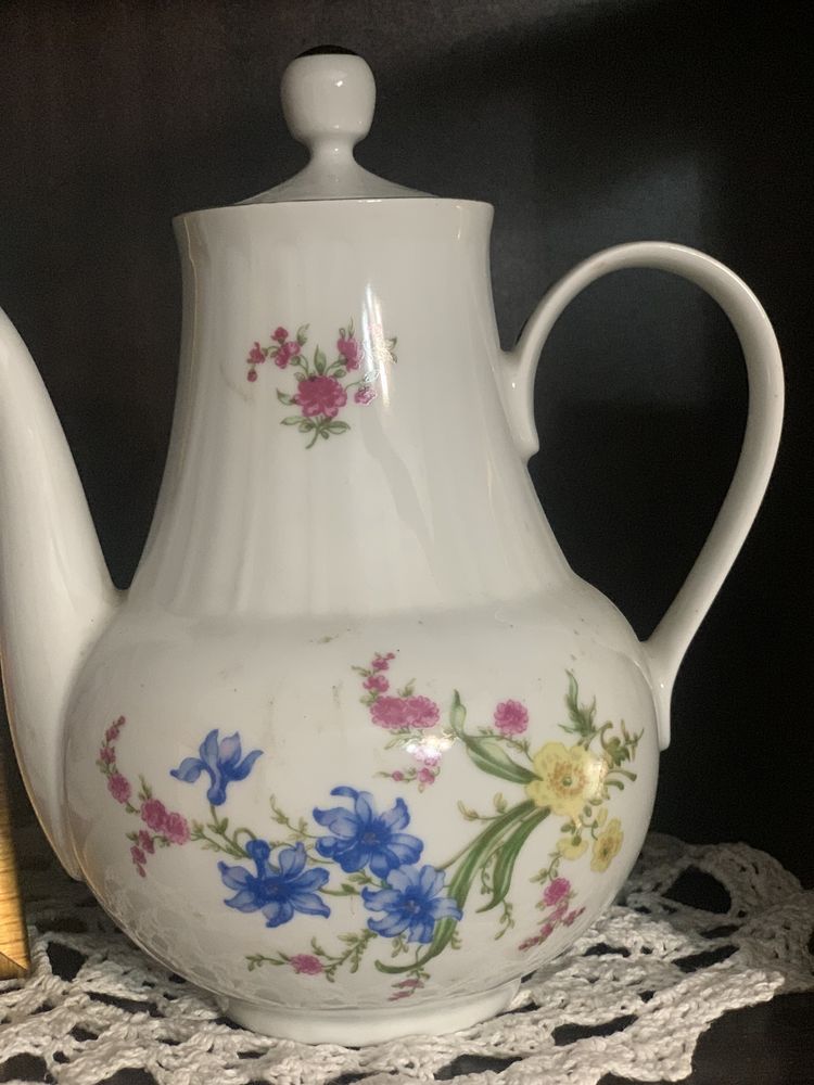 Продам , блюда для фруктов и банки, кружки, бидоны