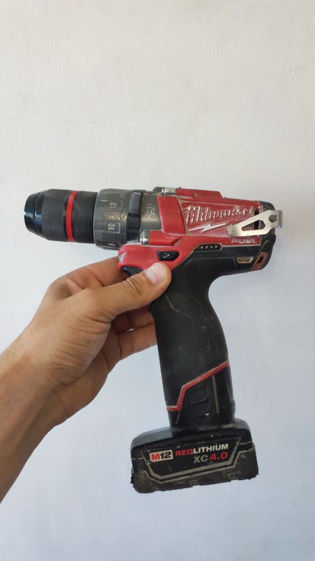 Шуруповёрт Milwaukee 2404