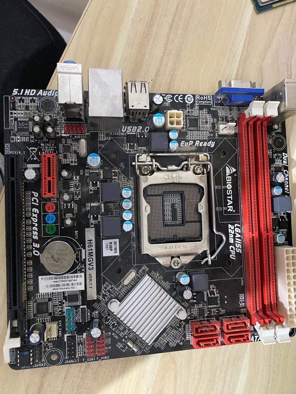 Продам материнку  LGAII55 22nm cpu