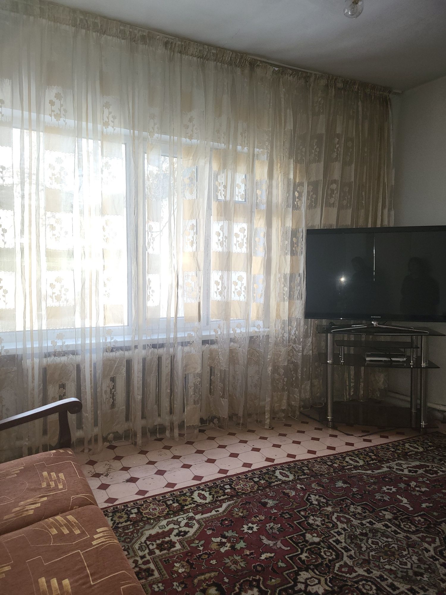 Дом рядом со станцией метро