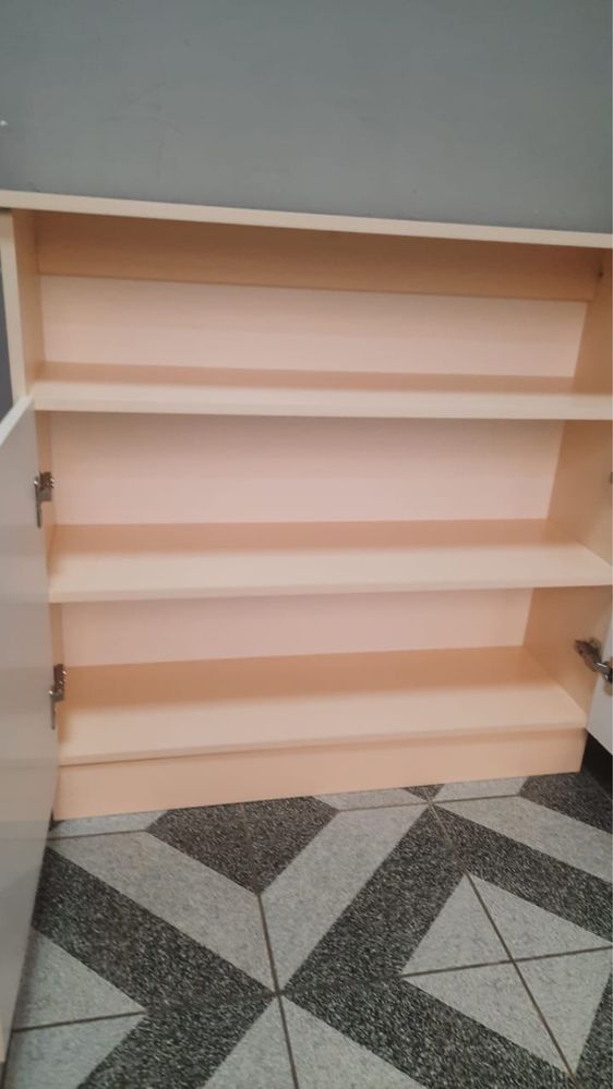 Продам тумбу в прихожую универсальную