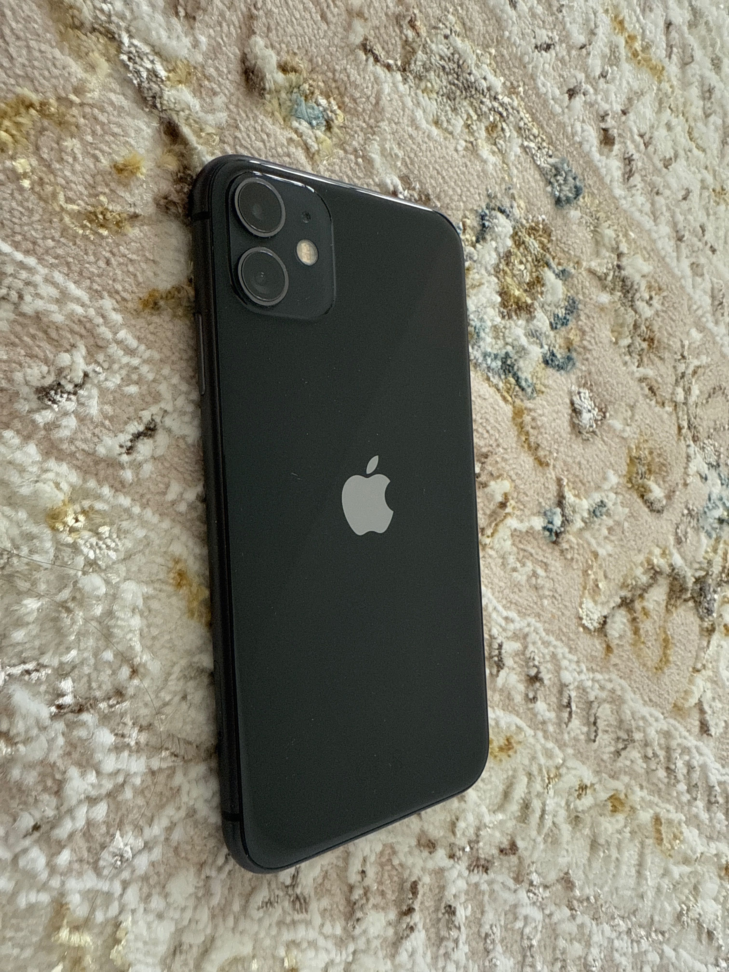 iPhone 11.  128gb