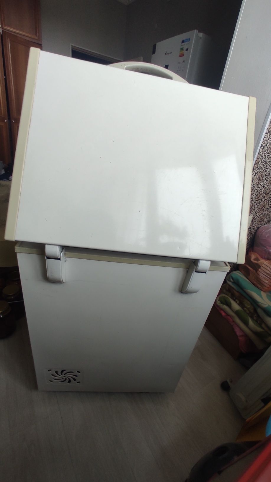 Продается морозильник 125л