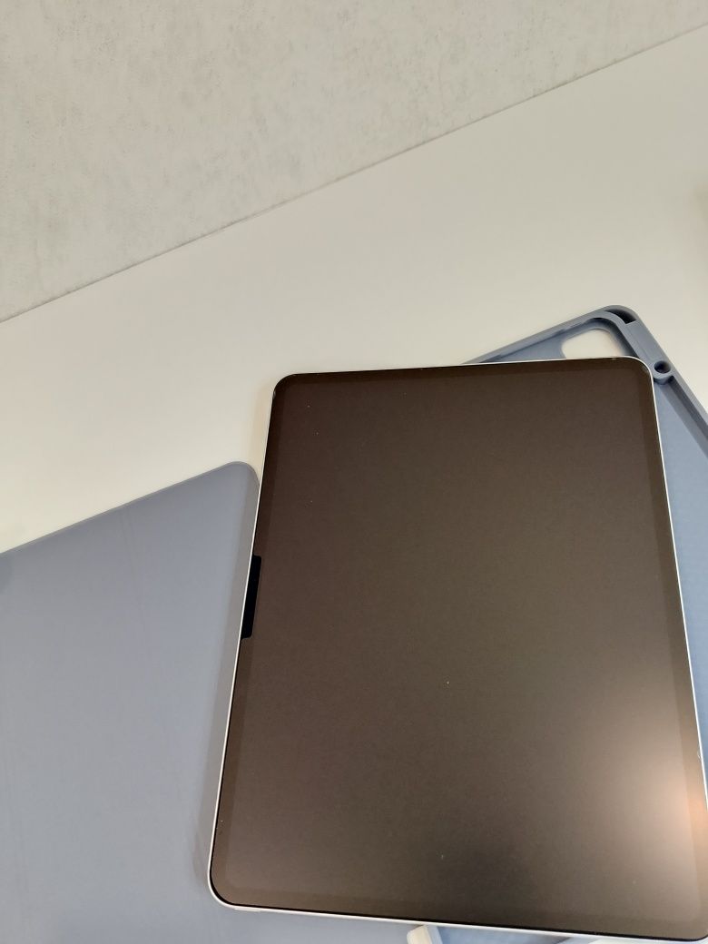 Продам iPad Pro 2024 (M4) 13" Wi-Fi 16/1024 ГБ, серебристый