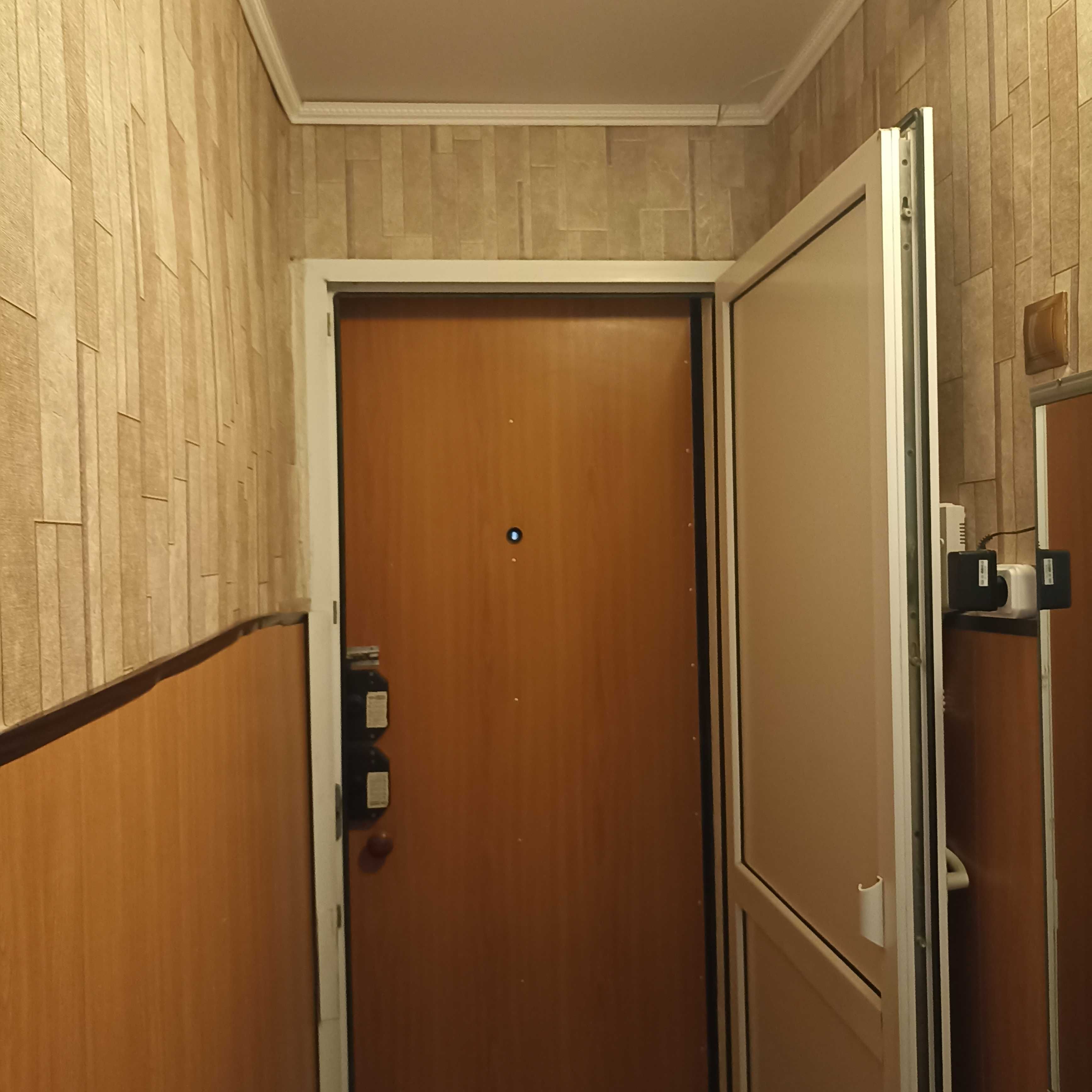 Продается 2 комнатная квартира в г. Шахтинск.