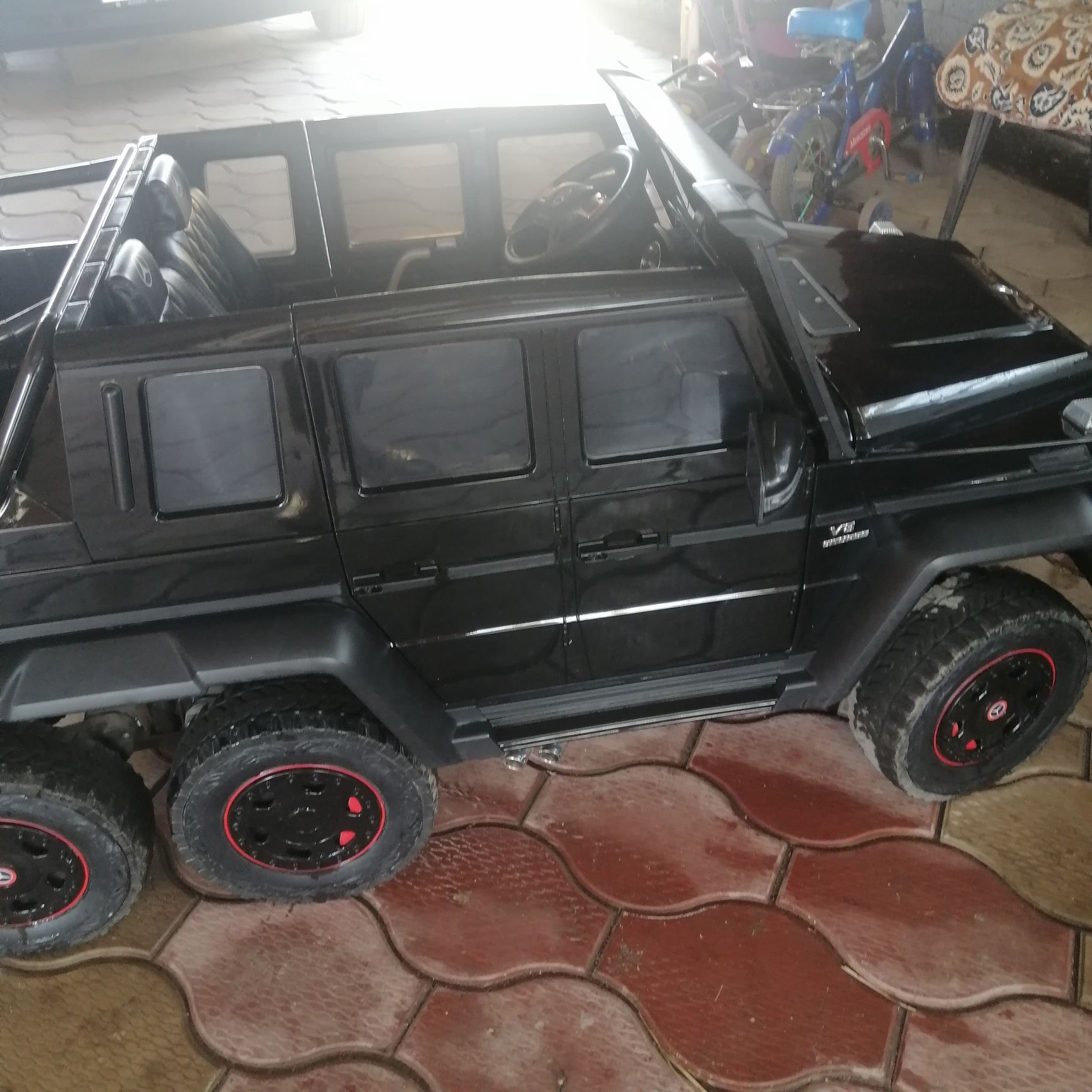 Продам 2х местный Mercedes-Benz 63