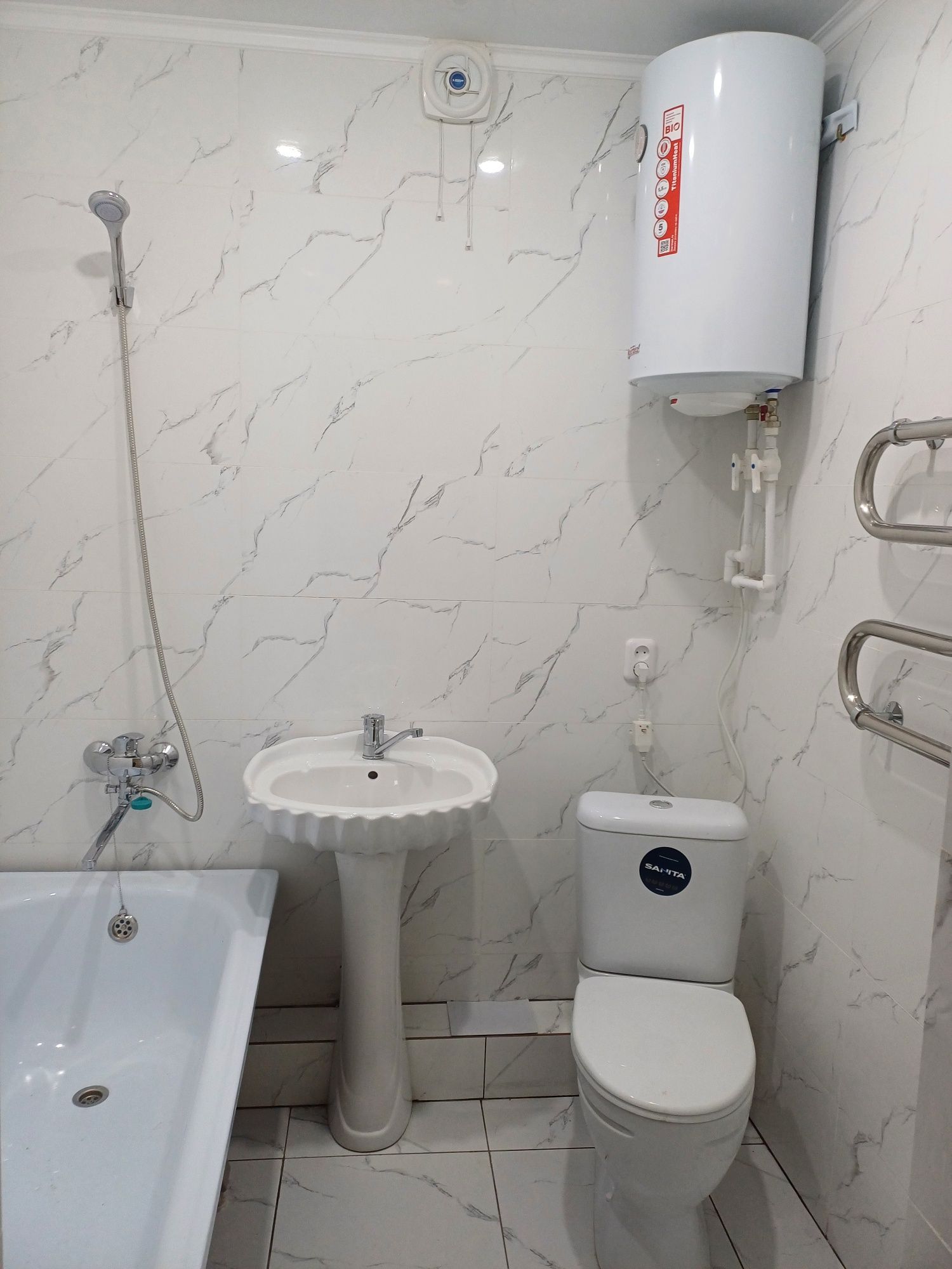 Продаётся  1 ком квартира , после  эвроремонта.Ул Абая 106 дом