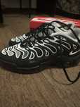 Продую кроссовки Nike Air Max Plus