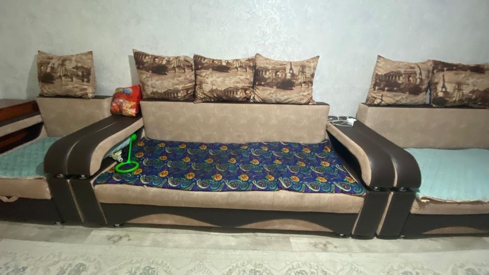 Продам диван в хорошем состояни