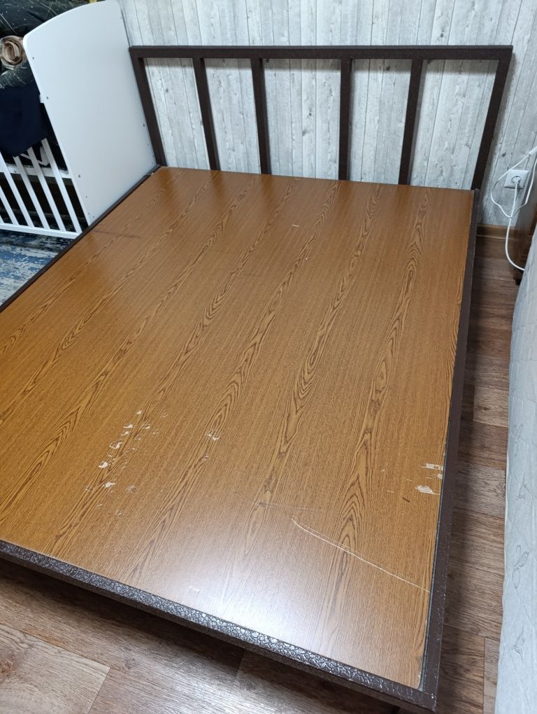 Кровать металлическая