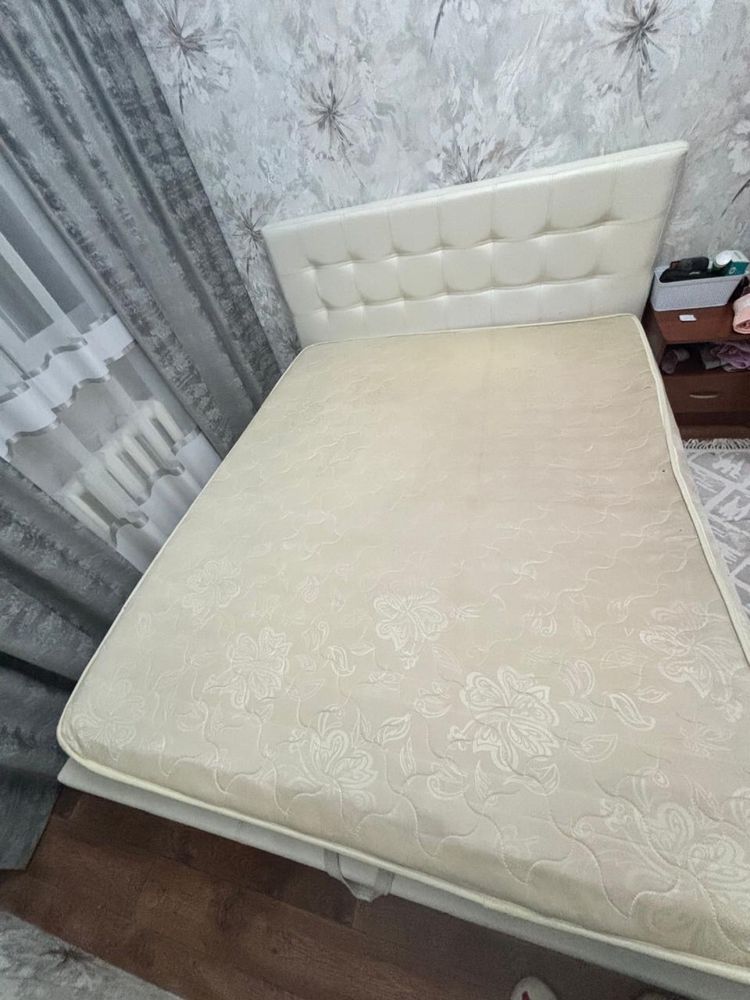 Продам Спальный кровать
