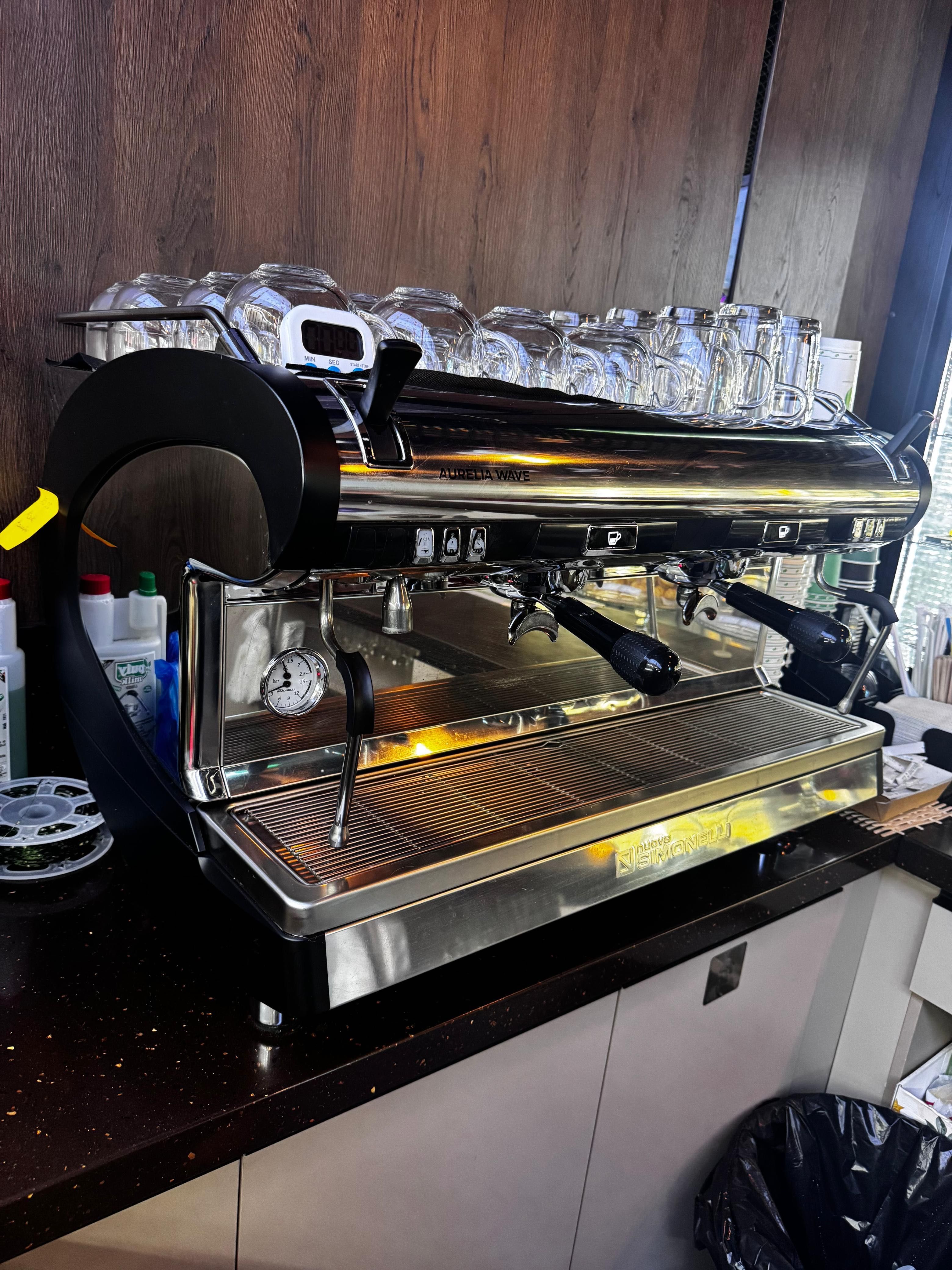Продам кофемашину «Nuova Simonelli Aurelia WAVE 2gr S высокие группы»