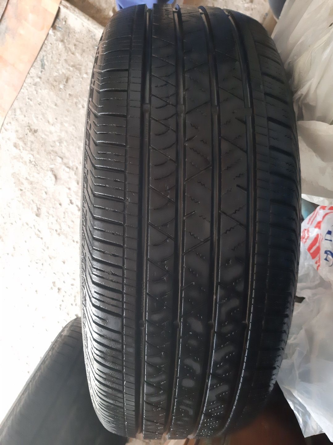 Продаётся шины Continental Cross Contact Lx Sport