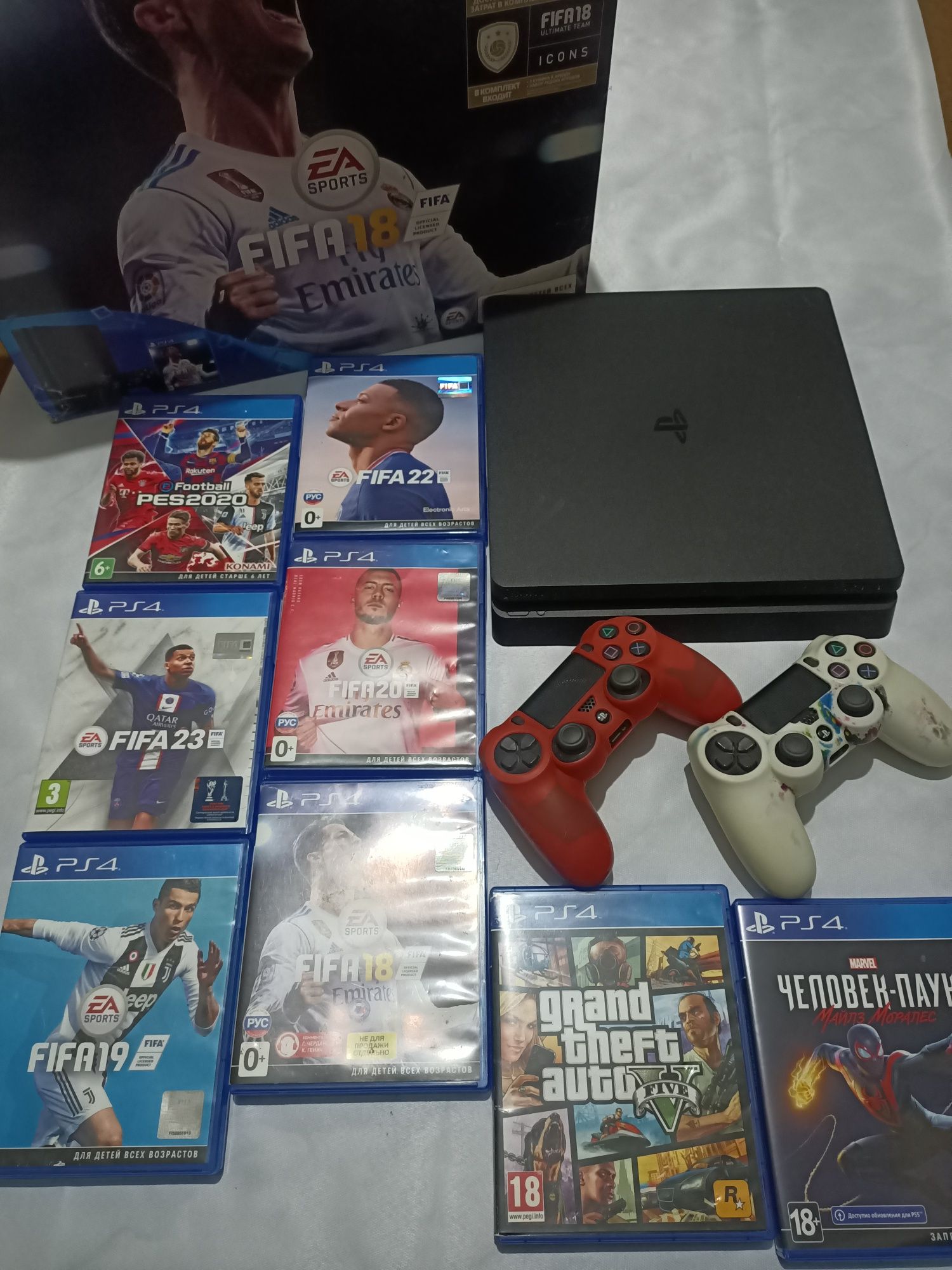 PS 4 SLIM, 1тб памяти+два джостика+игры