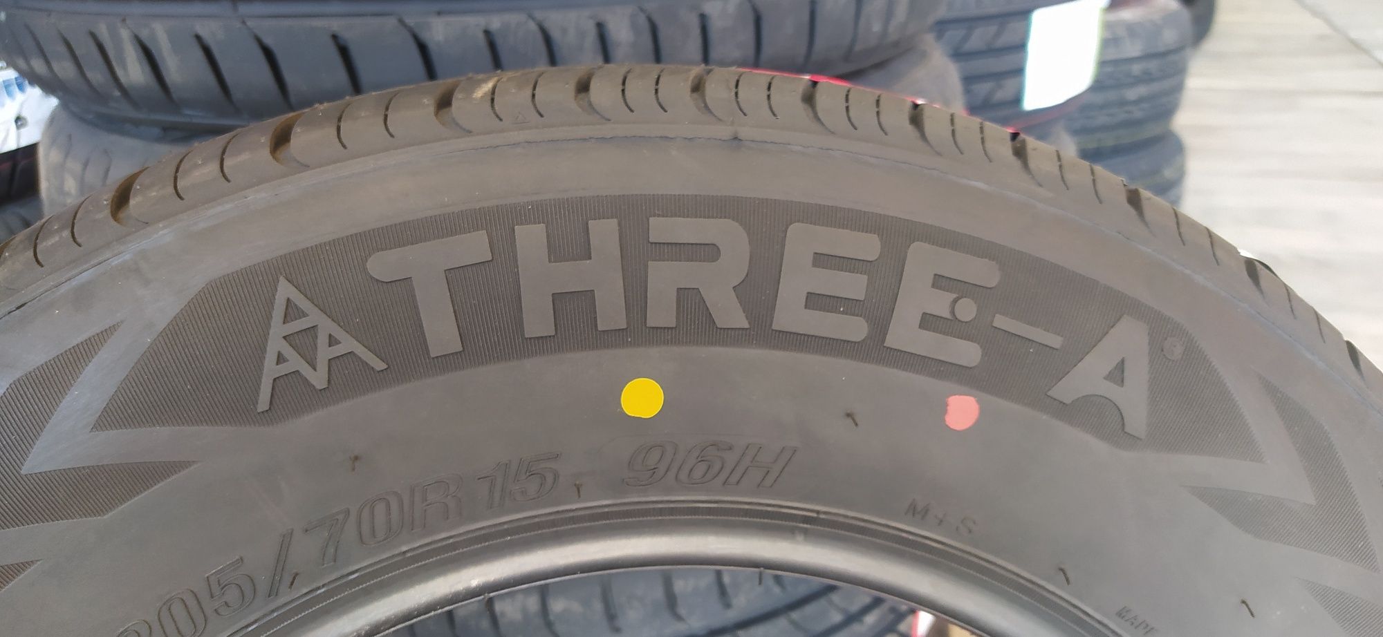 Three-A 215/70R15 P306 98H