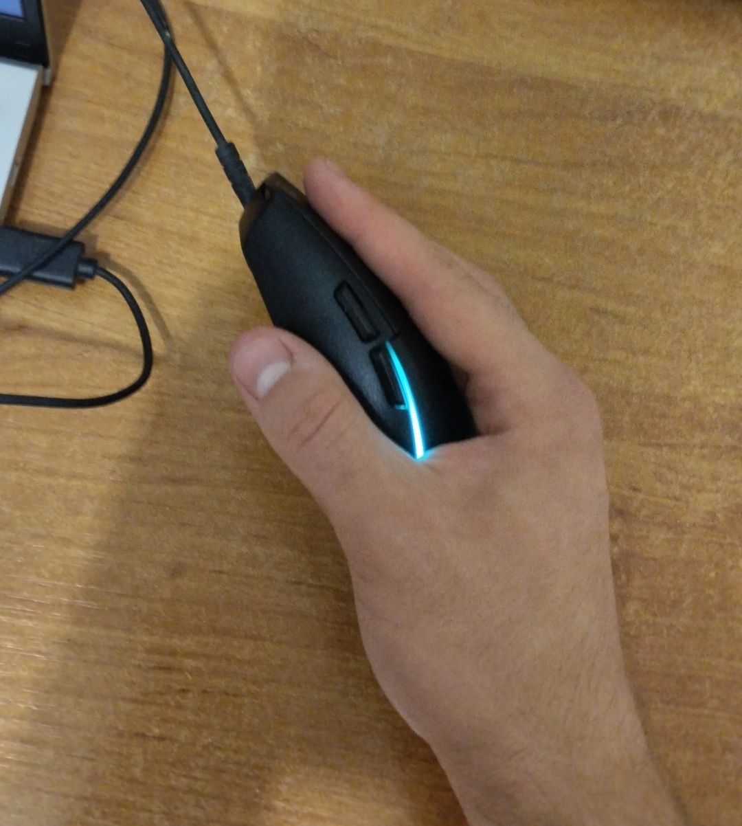 Продам компьютерную мышь Logitech G102 Lightsync