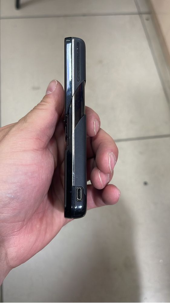 Продам Нокиа 8600 Luna