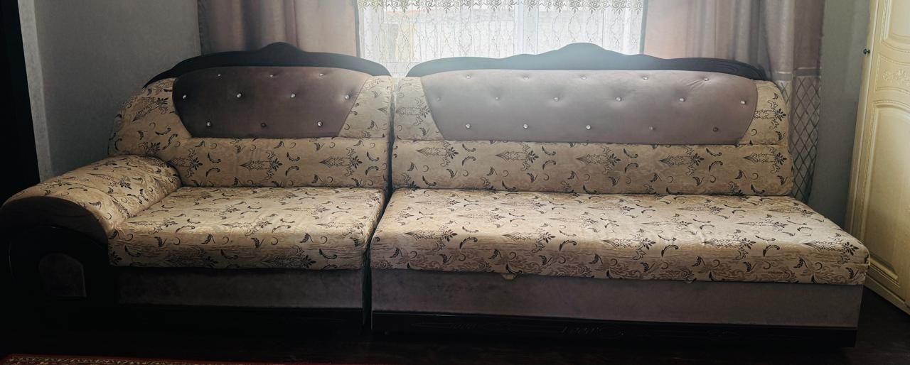 Продам диван для гостиной