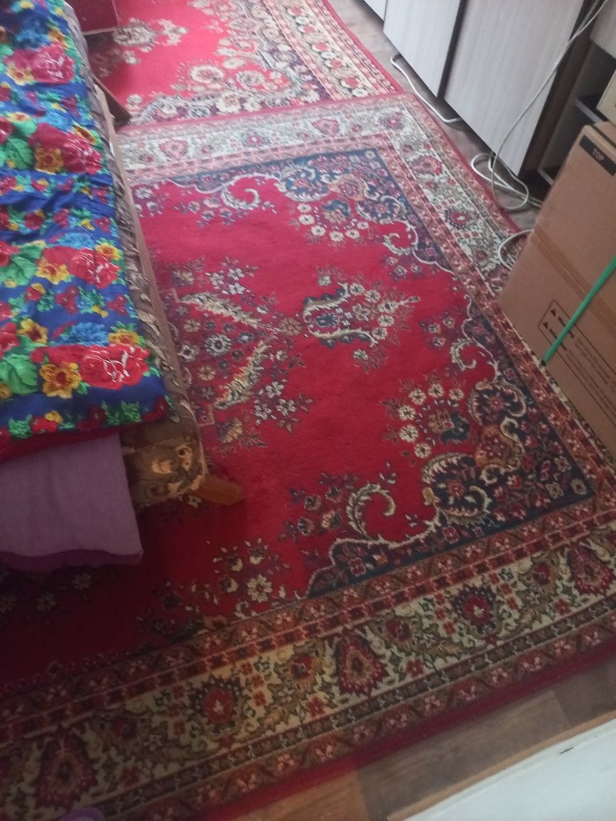 Продам советские ковры длина 3 м , ширина 2  м