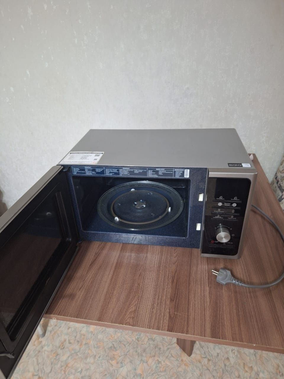 Продается микроволновка в отличном состоянии.