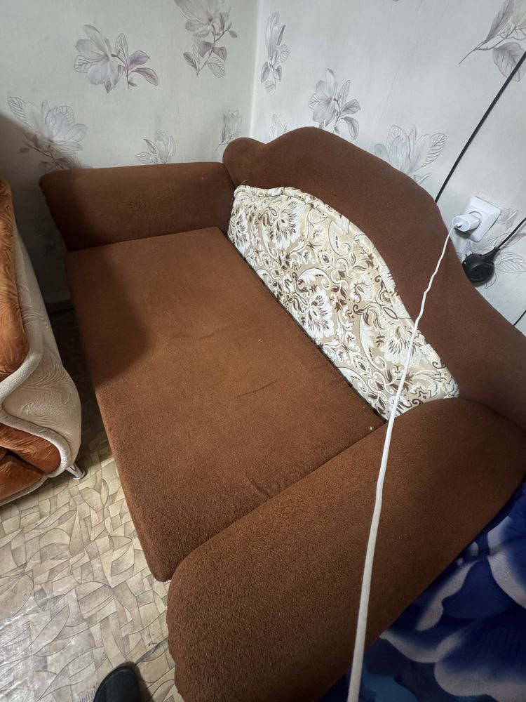 Продам маленький диван