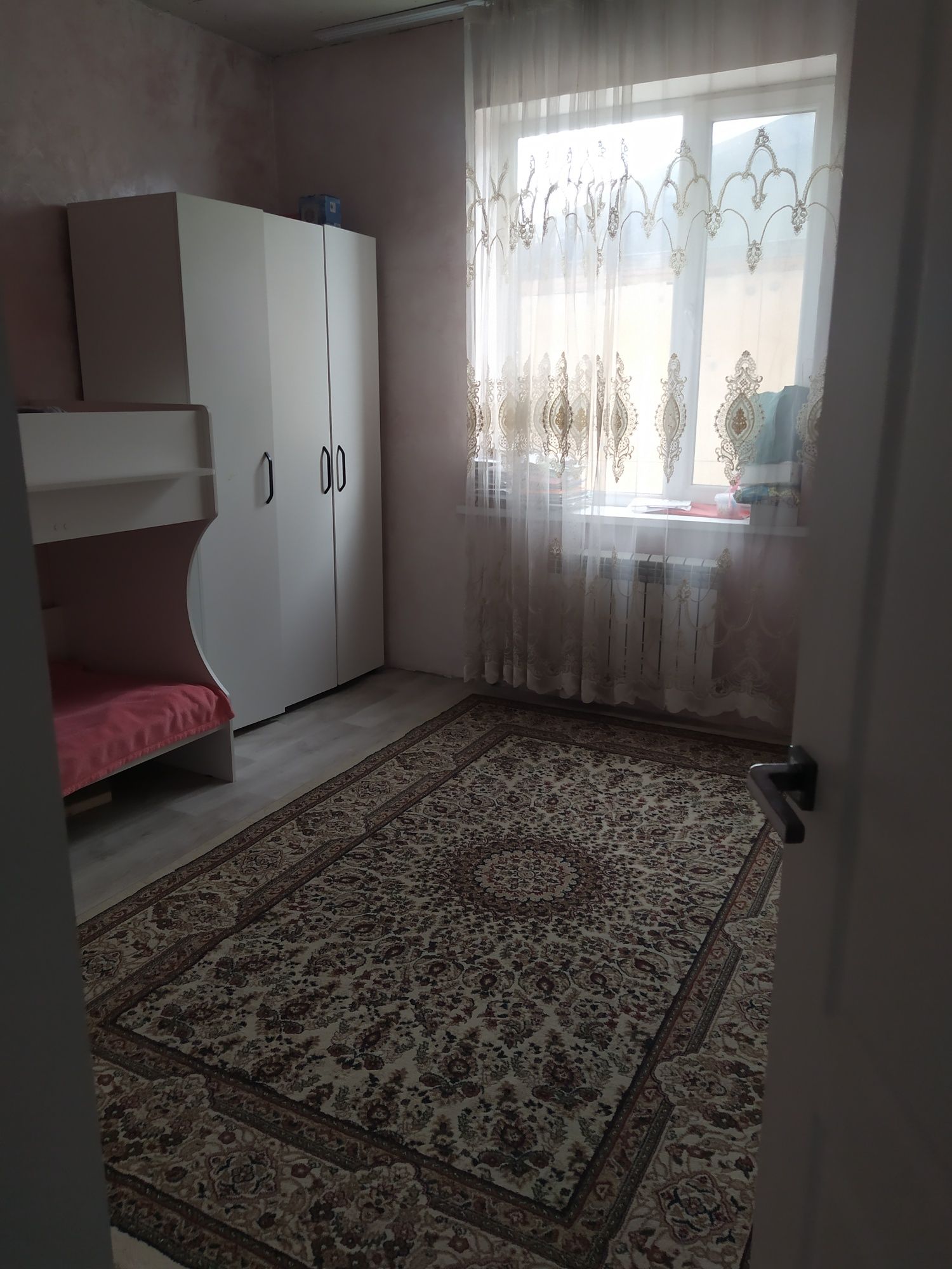 Дом с мансардой и времянкой