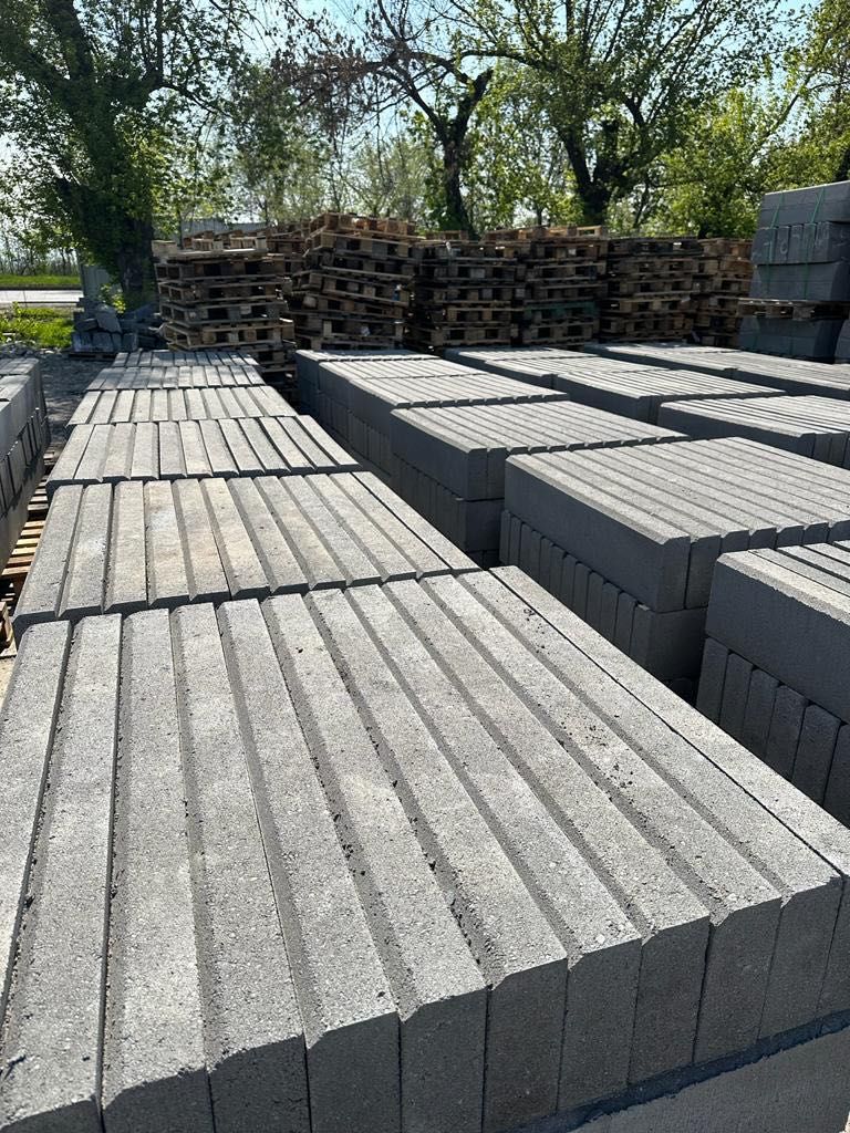 Поребрик от производителя SAPA STANDART GROUP в наличии