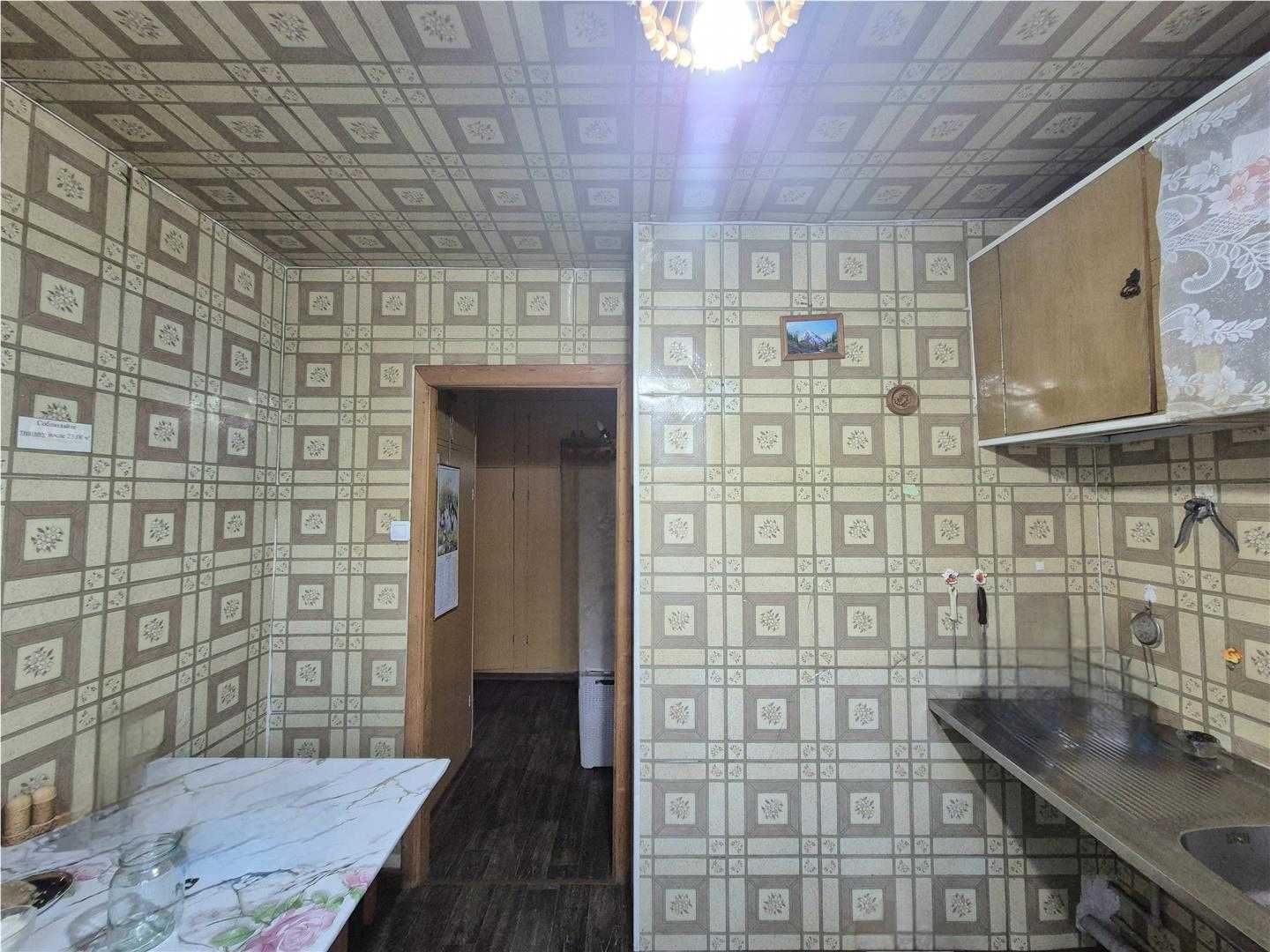 Продам 2 комн квартиру улучшенной планировки на 3а мкр.