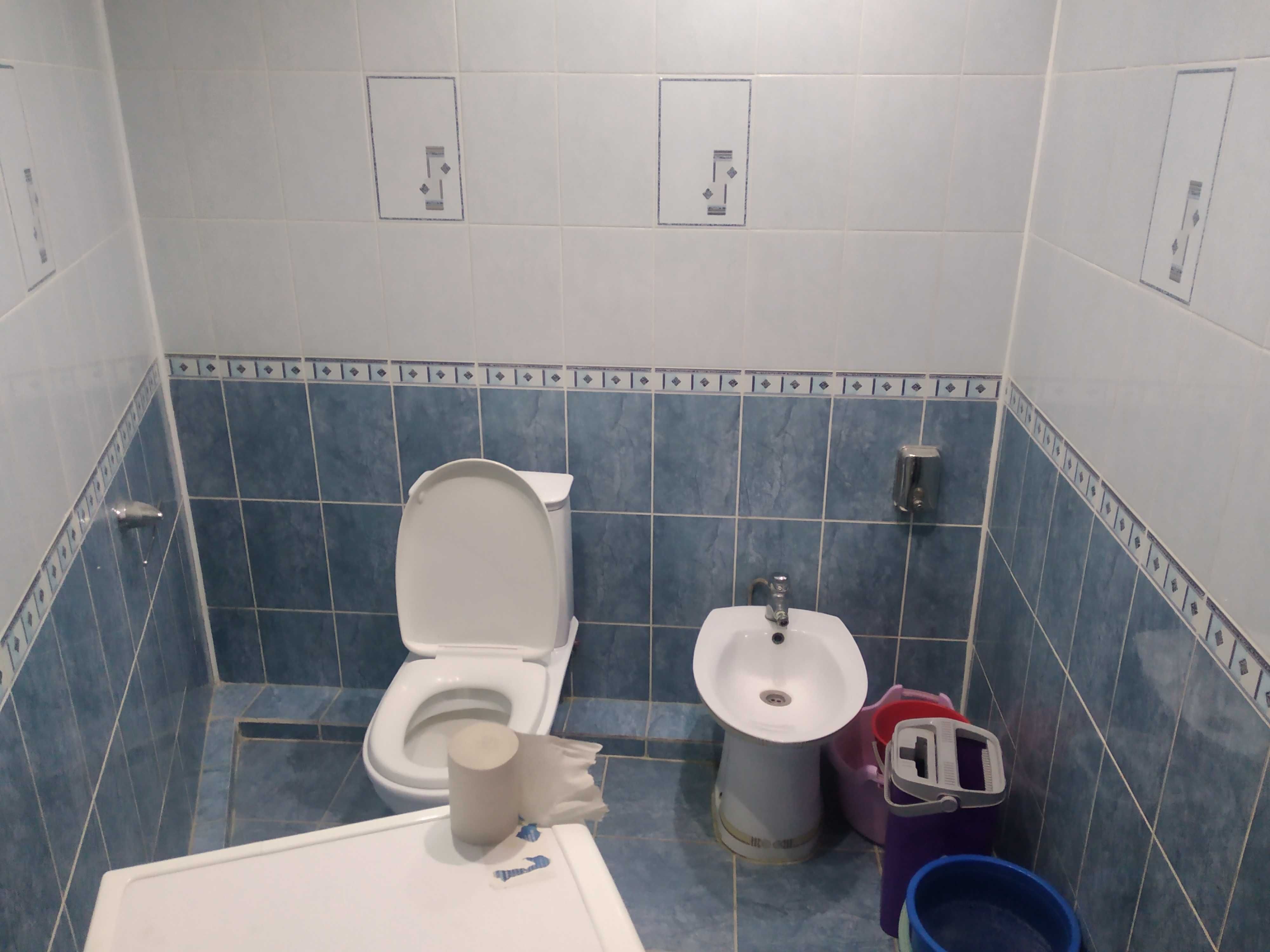 Продам 4-ех комнатную квартиру в районе центрального стадиона