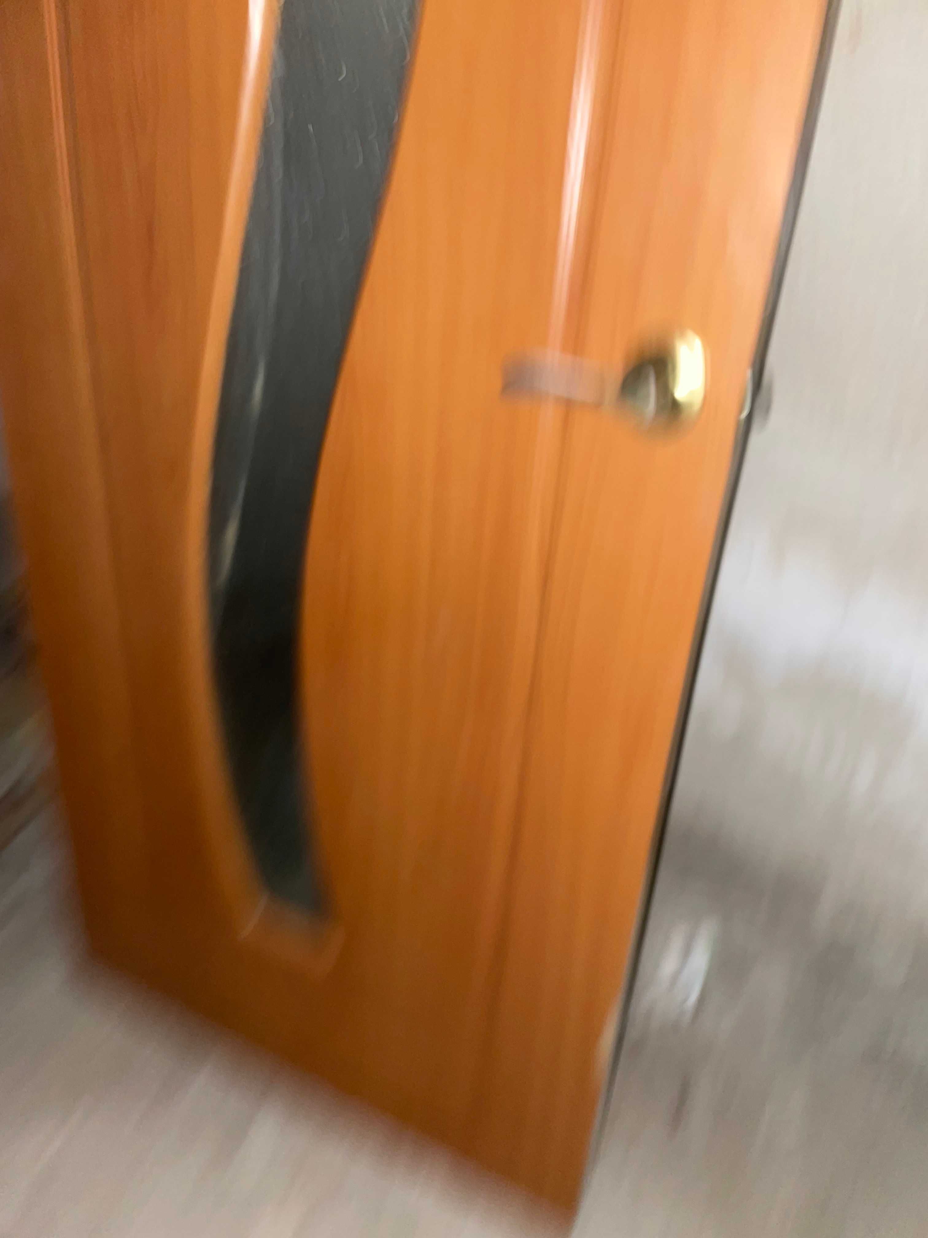 Двери б.у межкомнатные.