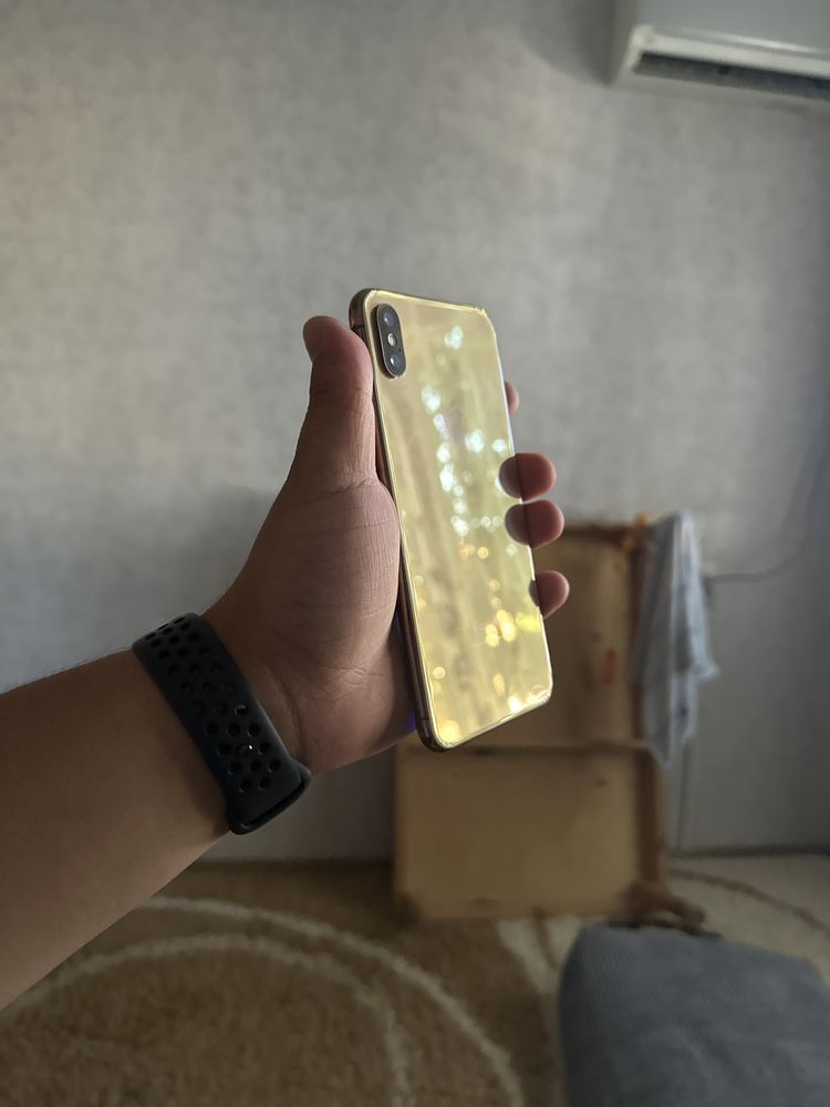 Продам Iphone XS Max золотистого цвета