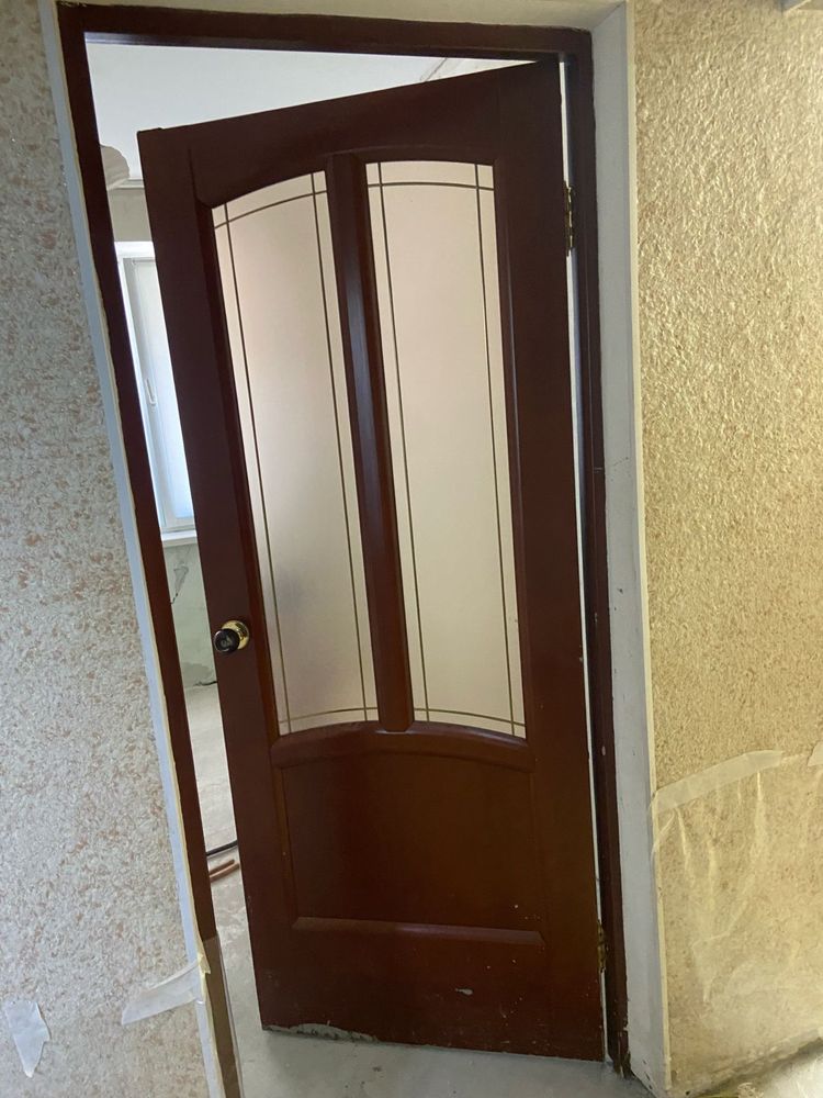Двери из чистого дерева