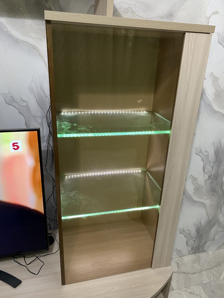 продам стенку в зал для телевизора