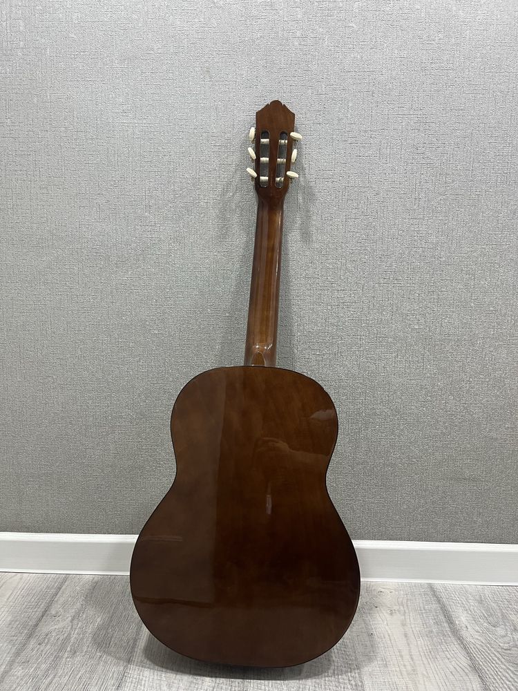 Гитара Yamaha c40