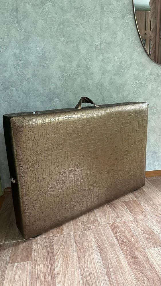 Продам кушетку