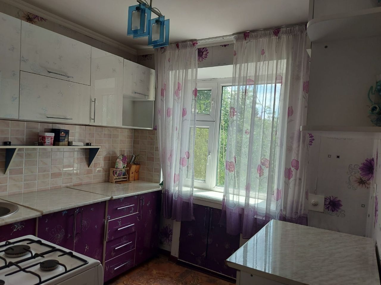 Продается 3-х комнатная квартира в районе Запада