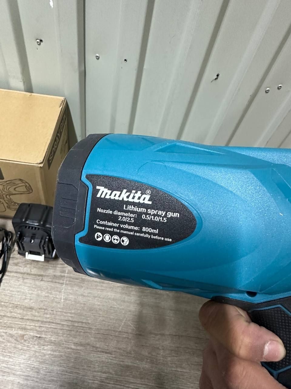 Скидка! Аккумуляторный краскопульт Makita 4Ач
